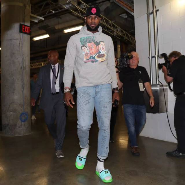 与巧克线间 与巧克线间